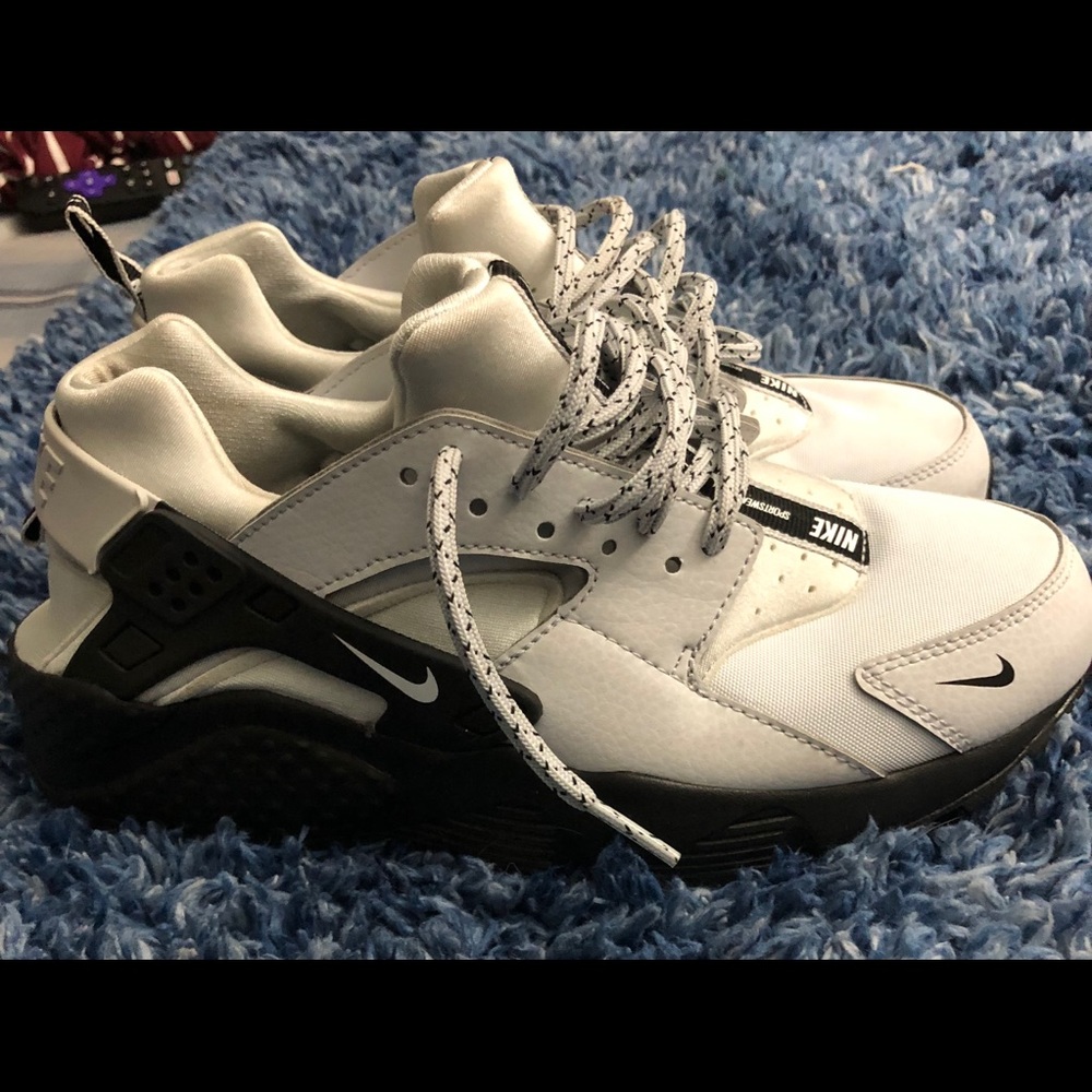 Shoes - Picture 2 of 3